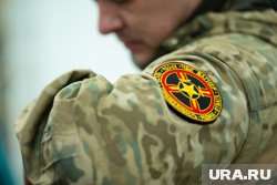 Боец приехал из Челябинской области с сыном, чтобы лично поблагодарить девочку за письмо