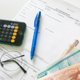 У россиян будут без суда списывать деньги с карт за неуплаченные налоги: как это работает и чего не коснется