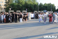 К праздникам закупили 20 уличных арочных металлодетекторов