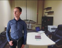Одежду фермера Сергей Литвинов сменил на костюм юриста