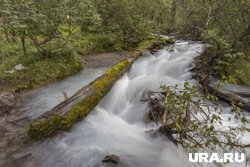 Туристы остались без плавсредств из-за подъема воды в горной реке