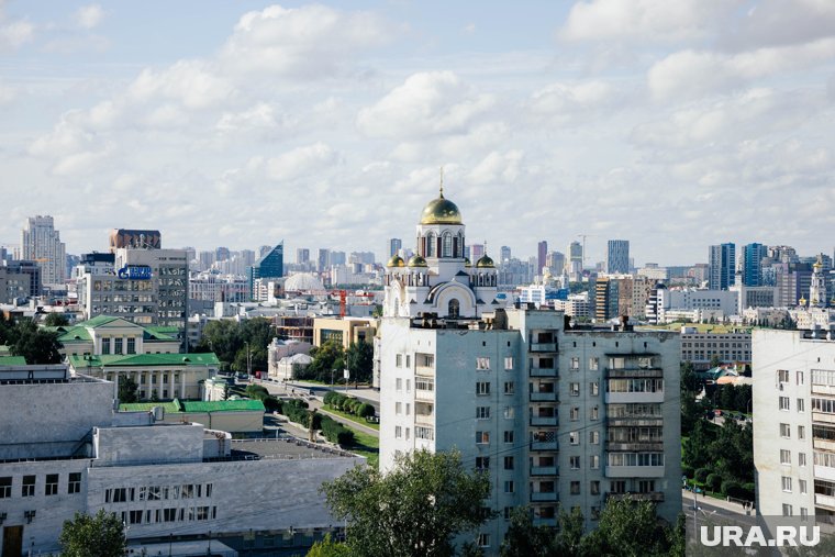 Сегодня можно подняться на смотровые площадки или верхние этажи зданий, чтобы увидеть город с высоты птичьего полета