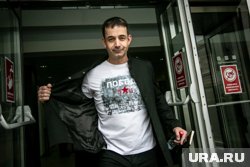 Артисты должны делать свою эстраду и музыку, а не изливать желчь, заявил Певцов