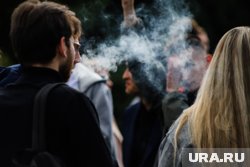Вейпы наносят огромный вред организму, отметил Онищенко