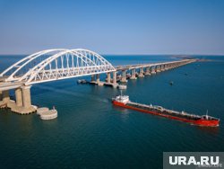 Движение по Крымскому мосту было перекрыто более чем на три часа