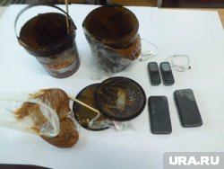 Телефоны пытались пронести в банках со сгущенкой