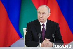 Путин провел журналистов на свою кухню