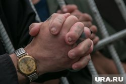 Бывшие заключенные могут заключить контракт, но с ограничениями