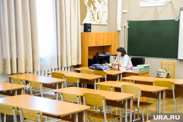 В соцсетях сообщалось, что из зарплаты учителей будет удерживать 5%
