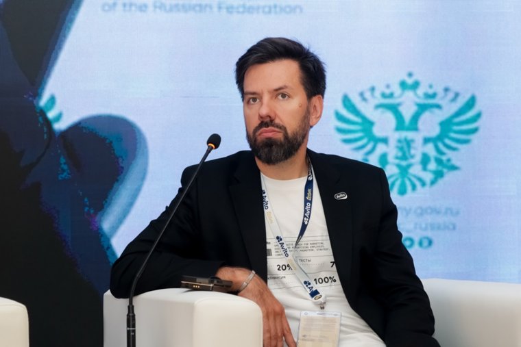 В 2025 году соискатели работы стали запрашивать контакты работодателей на 145% чаще, заявил Артем Кумпель