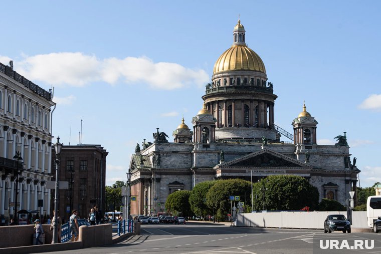 Службы можно посетить в Исаакиевском соборе