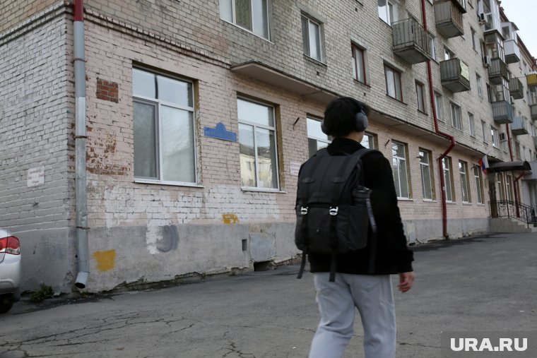 Педагог заметила потасовку подростков на улице и вмешалась в конфликт
