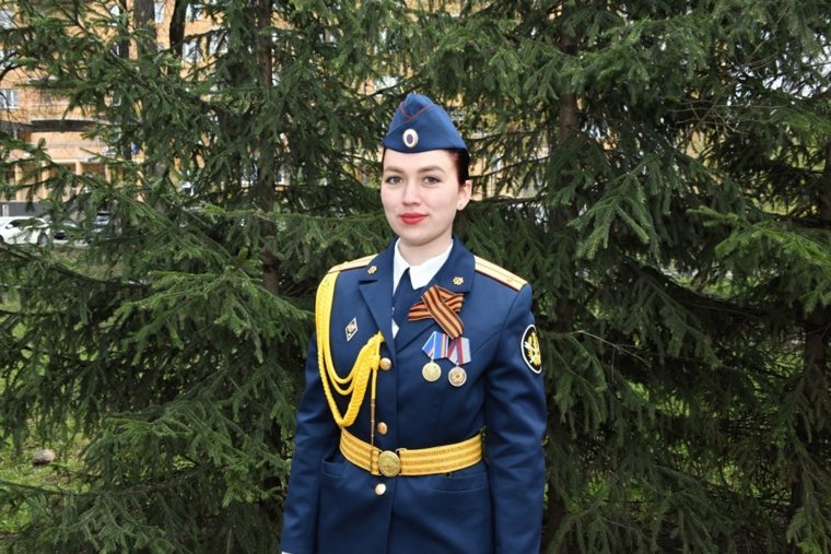 Выбрала службу в уголовно-исполнительной системе потому, что с детства хотела работать в госструктуре, приносить пользу обществу, рассказала девушка