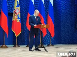Путин поздравил учителей с наступающим праздником