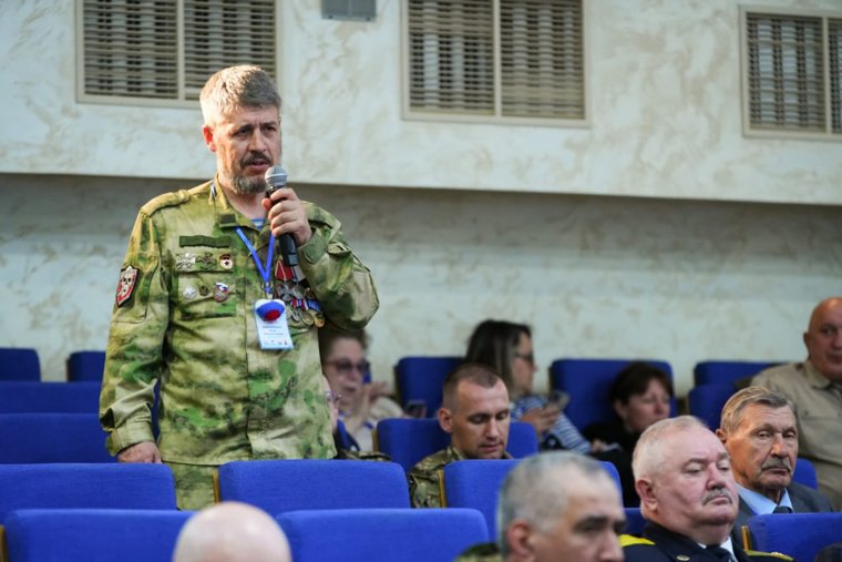 По словам Олега, в республики Донбасса ехали добровольцы со всего постсоветского пространства