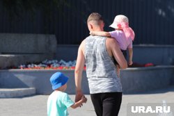 Россияне хотят иметь много детей, больше всего детей хотят мужчины, следует из данных ВЦИОМ