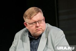 Молдаване очень терпеливые… Они терпят, терпят, а потом приходят и сжигают парламент, сказал политолог Данилин
