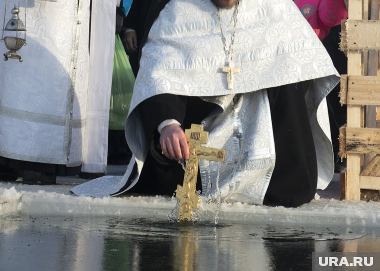 Вода для купания в Крещение соответствует нормам в Югорске и Советском районе ХМАО