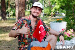 Автостопщик должен выглядеть ярко, уверен Юсуфджан