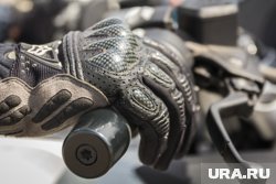 Водитель мотоцикла эндуро прятал в лесу наркотики