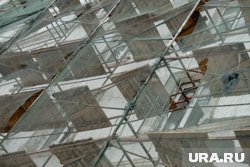 Мужчина упал с двухметровой высоты