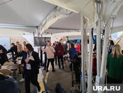 Журналисты ждали встречу Путина и Трампа с раннего утра