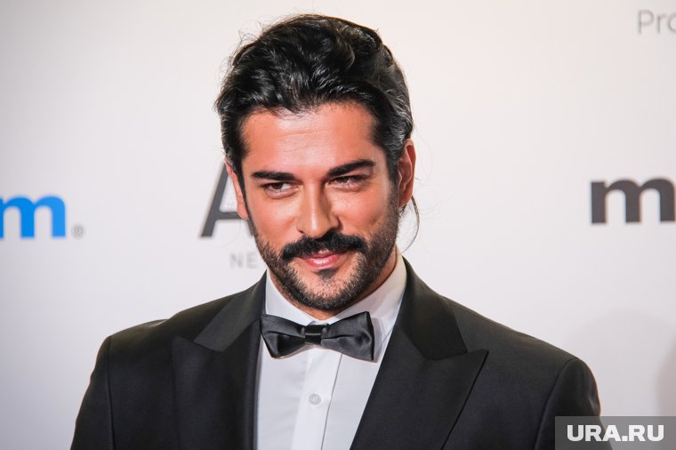 Звезда сериалов Бурак Озчивит занимает одно из лидирующих мест среди самых высокооплачиваемых актеров Турции