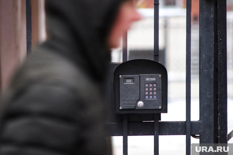 Мальчик обозвал соседку несколько раз