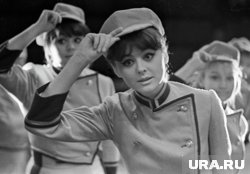 Впервые актриса оказалась на экране еще в школьные годы