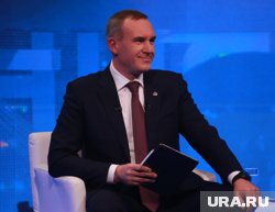 Губернатор ХМАО Руслан Кухарук провел заседание рабочей группы Совфеда на ПМЭФ
