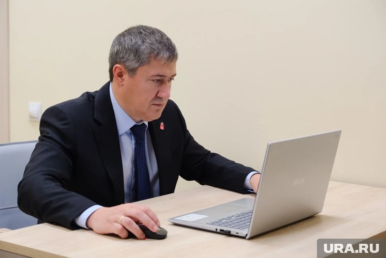 Губернатор проголосовал онлайн
