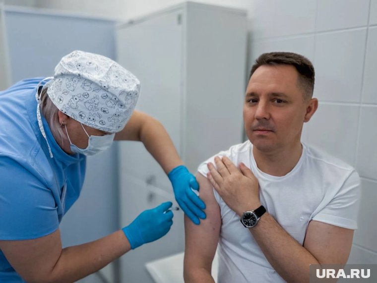 Главы Губкинского привился от гриппа 