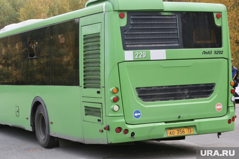 В Тюмени на улице Республики столкнулись два автобуса