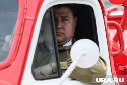В Архангельской области бушует пожар в жилом секторе, МЧС борется с возгоранием