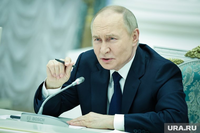 Глобальный либерализм Запада превратился в тоталитаризм, сказал президент РФ