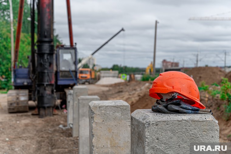 Глава Сургутского района ХМАО раскрыл сроки окончания строительства катка в Угуте