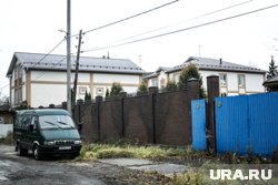 На дачных участках в России можно устанавливать глухие заборы со стороны улицы