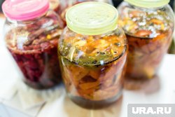 Соления могут быть опасны из-за ботулизма