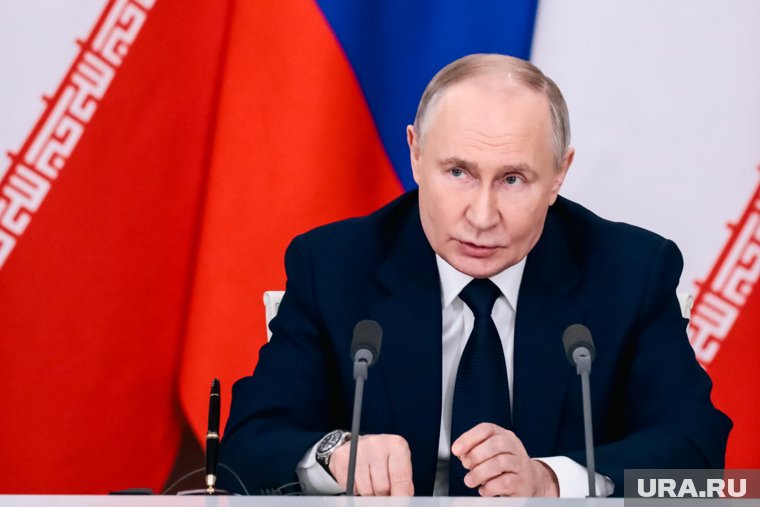 Президент РФ Владимир Путин поддержал Иран на фоне истечения срока очередного ультиматума Запада по ядерной программе Тегерана