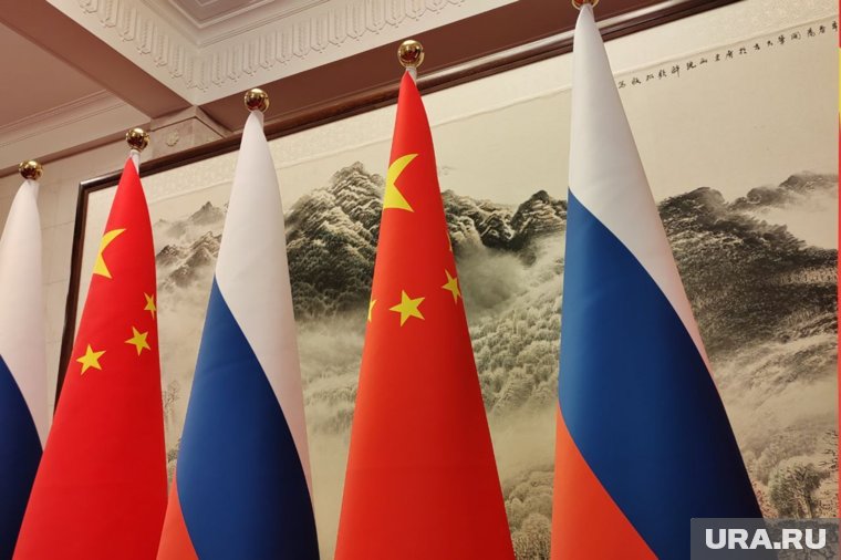 Китай ответил США на введение санкций из-за сотрудничества с Россией