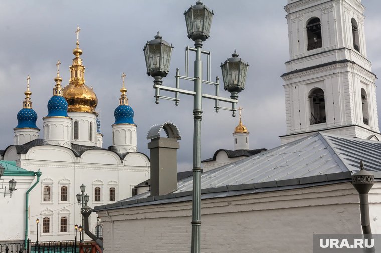 Для христиан Крест — символ победы над смертью, источник благодати и спасения