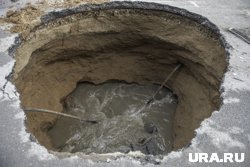 Движению по участку дороги, где образовался провал, ограничено (архивное фото)
