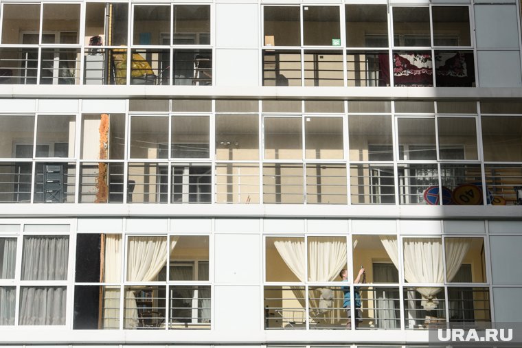 В Югре к специалистам по работе с балконами стали обращаться в два раза чаще 