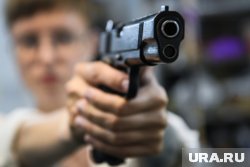 Подростки стреляли из пистолета в присутствии детей