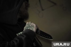Посетитель напал с ножом на сотрудника