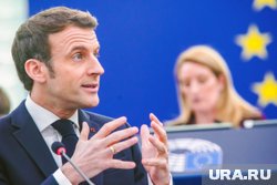 В аккаунте Макрона появилась ссылка на канал с шутками про французского президента