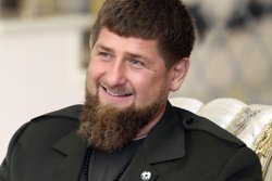 В знак признания заслуг и выдающихся спортивных достижений Кадыров сделал подарок