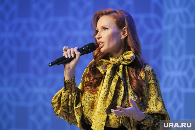Эвелина Бледанс оказалась под одной из масок в финале шоу