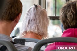 Серьезные заторы наблюдаются также на прилегающих дорогах