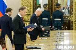 Вице-премьер Денис Мантуров и министр обороны Андрей Белоусов готовятся к началу переговоров